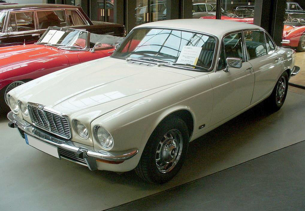 Jaguar XJ12 Series 2 LWB (XJ12L) 1973 - 1979Soft Stretch PRO Indoor Car Cover